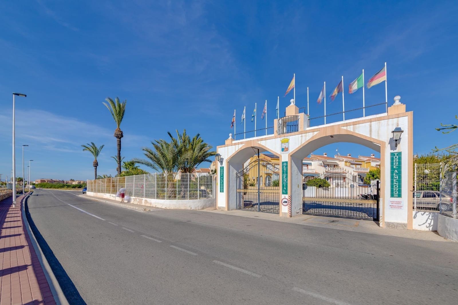 2 soverom Bungalow til salgs i Torrevieja med svømmebasseng - € 165 000 (Ref: 9400829)