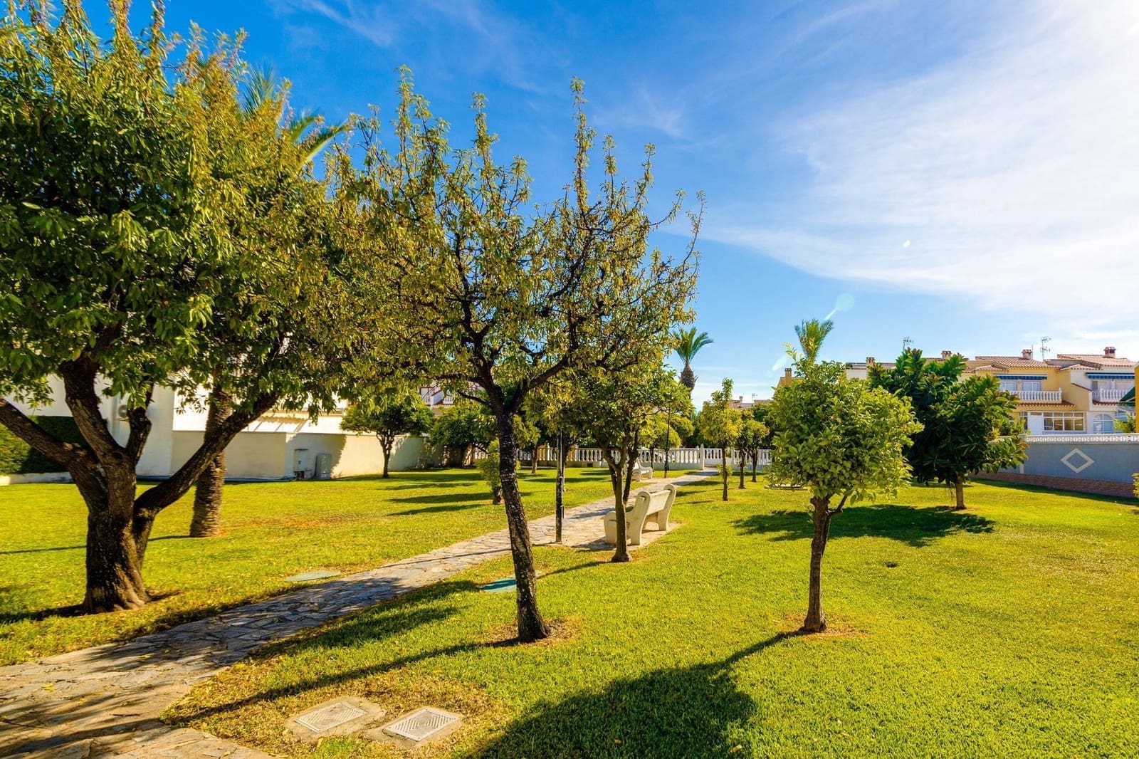 2 soverom Bungalow til salgs i Torrevieja med svømmebasseng - € 165 000 (Ref: 9400829)