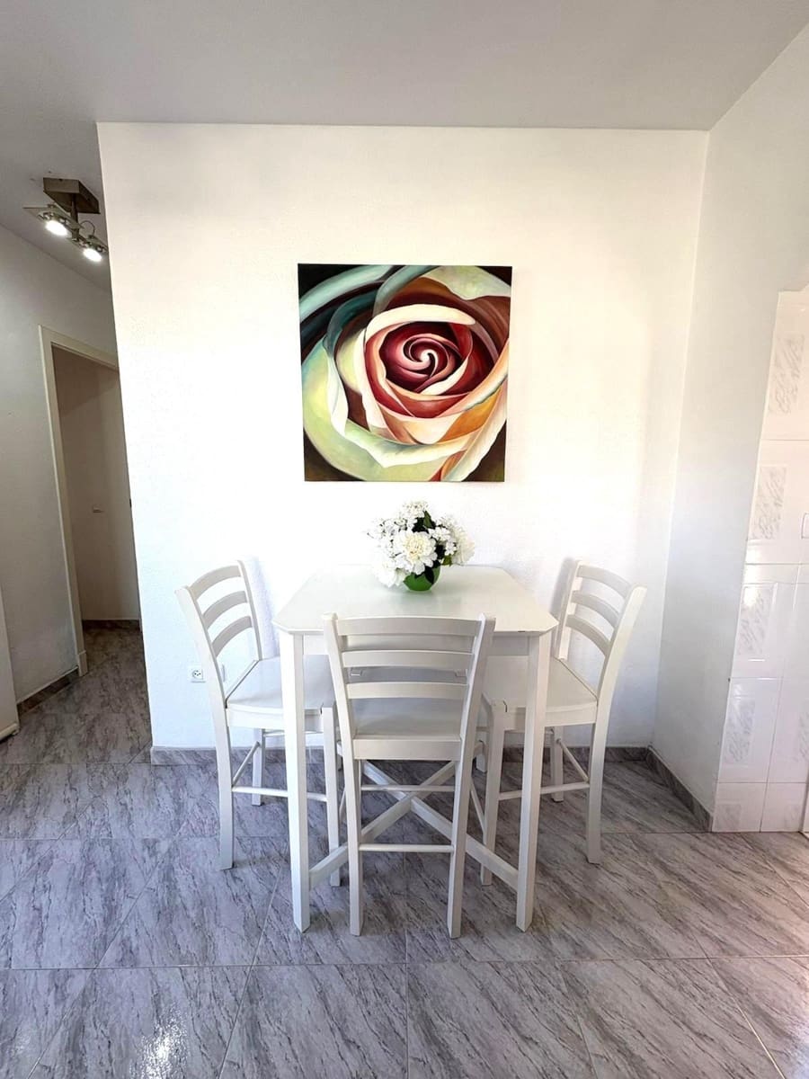 Bungalow de 2 habitaciones en Torrevieja en venta con piscina - 165.000 € (Ref: 9400829)