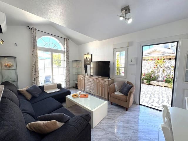 2 bedroom Bungalow for sale in Torrevieja with pool - € 165,000 (Ref: 9400829)