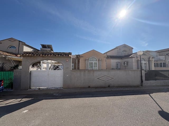 2 bedroom Bungalow for sale in Torrevieja with pool - € 165,000 (Ref: 9400829)