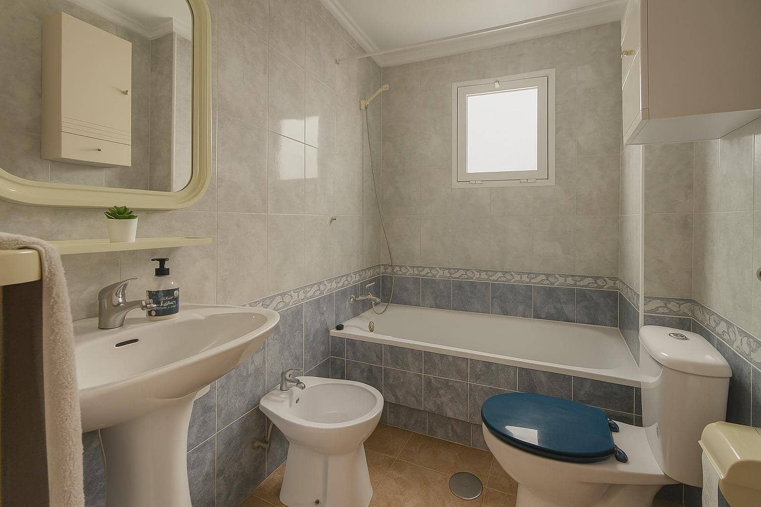 1 sypialnia Penthouse na sprzedaż w Torrevieja z garażem - 134 900 € (Ref: 9403287)