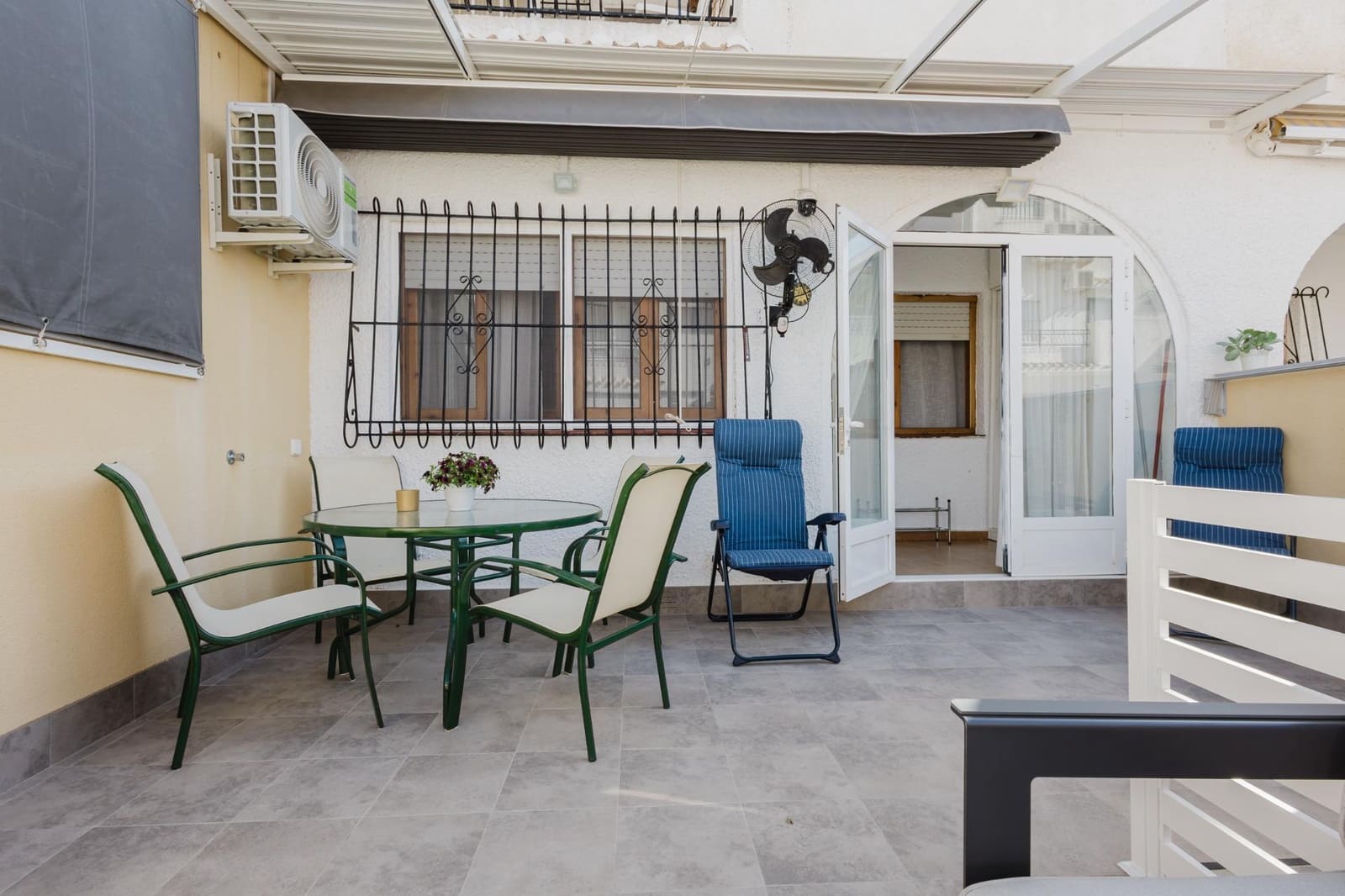 3 quarto Bungalow para venda em Torrevieja com piscina - 179 900 € (Ref: 9406620)