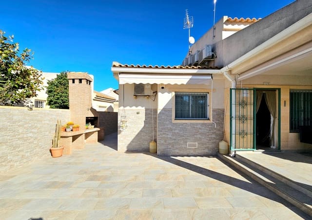 4 bedroom Villa for sale in Parque de las Naciones, Torrevieja with pool - € 248,000 (Ref: 9419605)