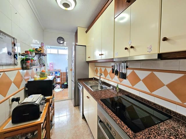 4 bedroom Villa for sale in Parque de las Naciones, Torrevieja with pool - € 248,000 (Ref: 9419605)