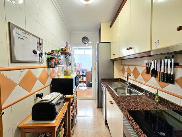 4 bedroom Villa for sale in Parque de las Naciones, Torrevieja with pool - € 248,000 (Ref: 9419605)