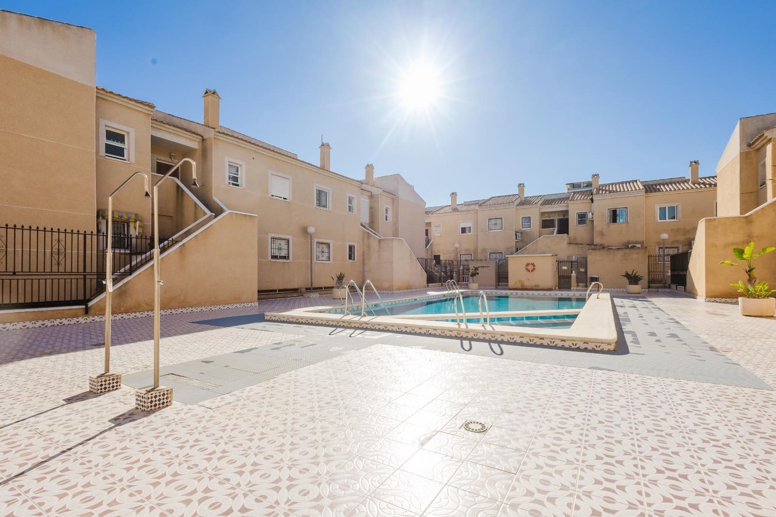 2 soverom Bungalow til salgs i Torrevieja med svømmebasseng - € 139 990 (Ref: 9427439)