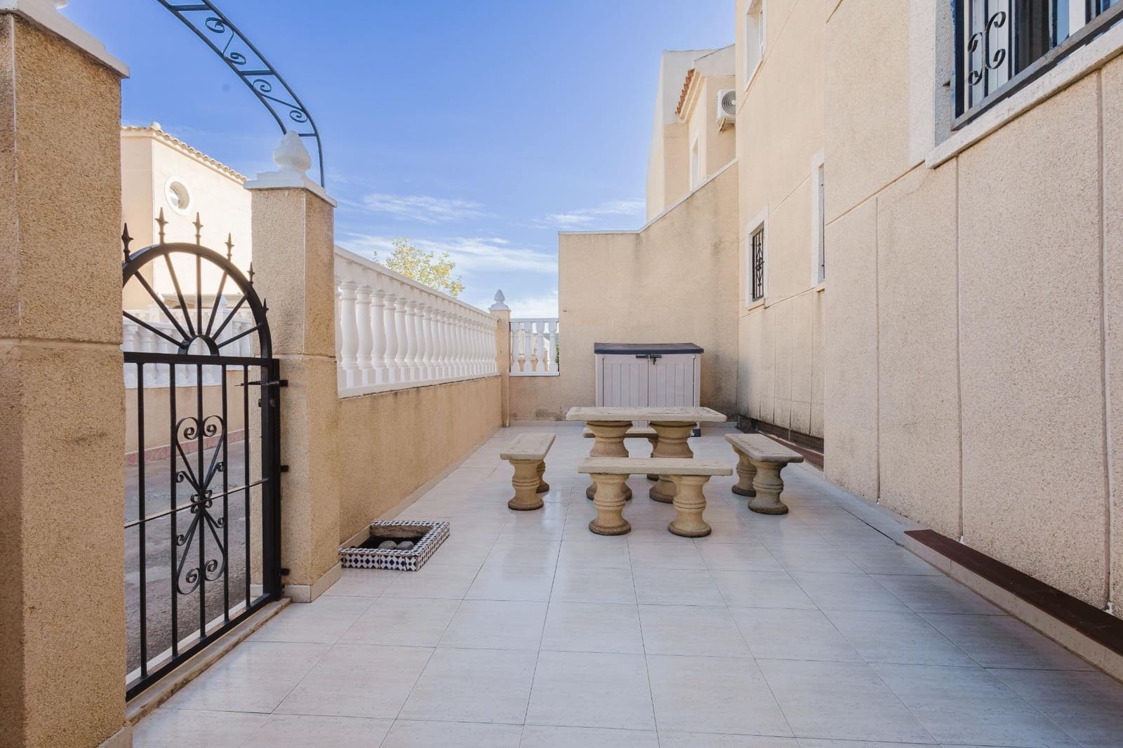 2 soverom Bungalow til salgs i Torrevieja med svømmebasseng - € 139 990 (Ref: 9427439)