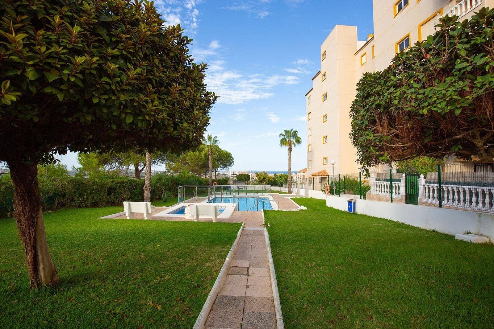 2 Zimmer Apartment zu verkaufen in La Mata mit Pool - 138.000 € (Ref: 9449048)