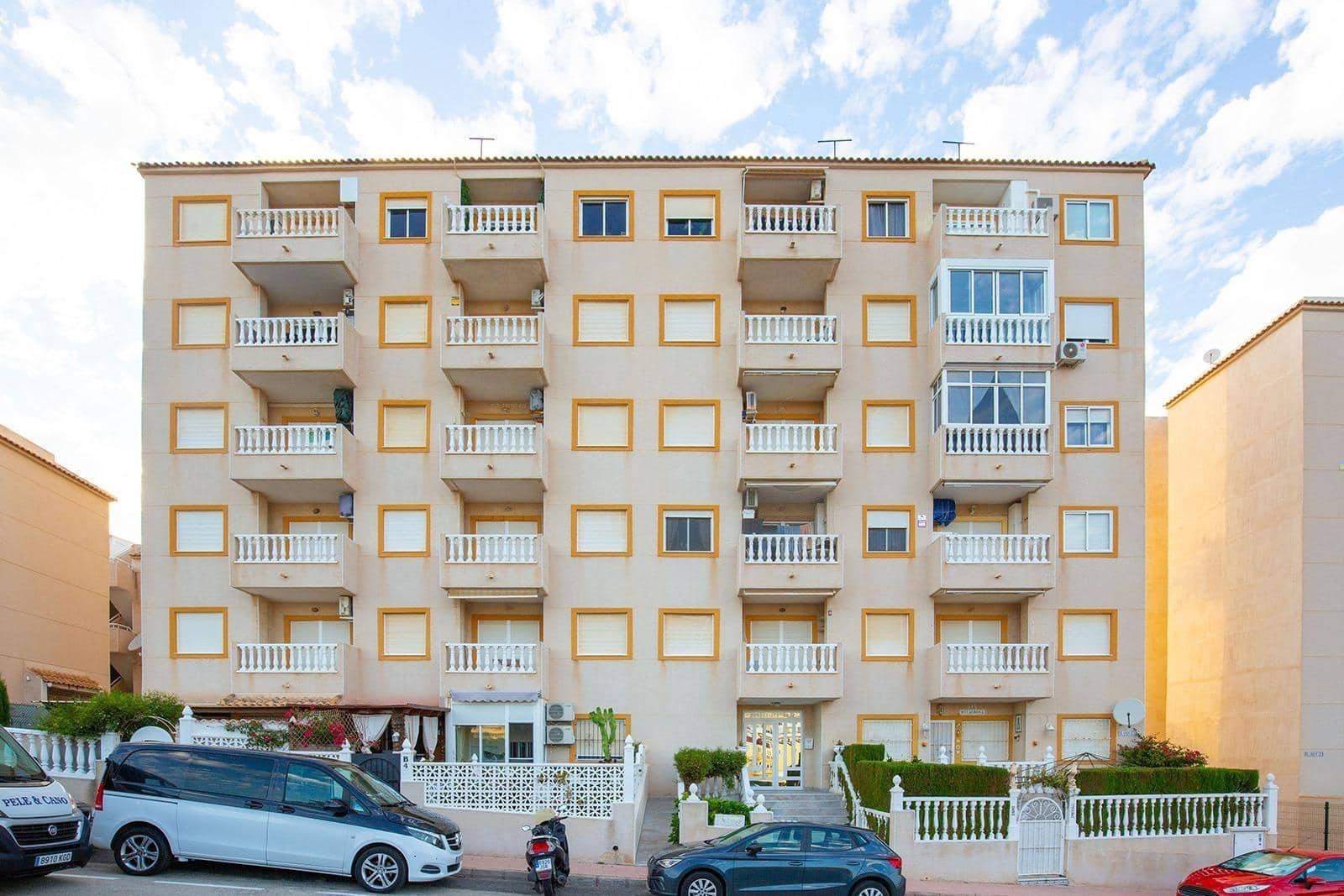 2 Zimmer Apartment zu verkaufen in La Mata mit Pool - 138.000 € (Ref: 9449048)