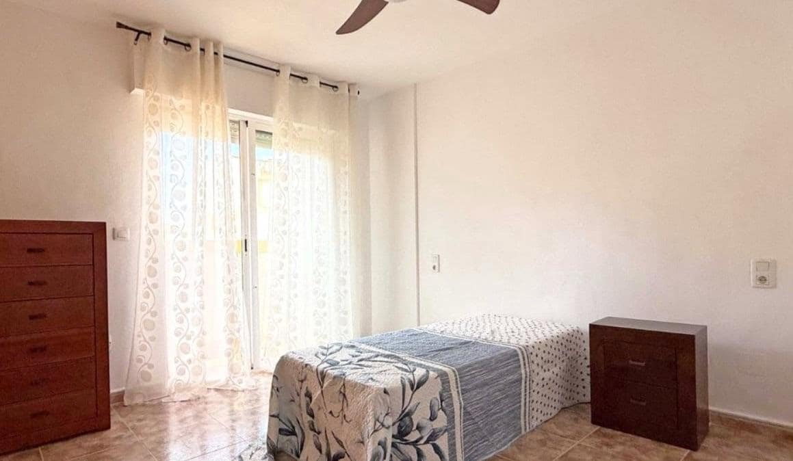 3 sovrum Radhus till salu i La Florida med pool - 184 900 € (Ref: 9449049)