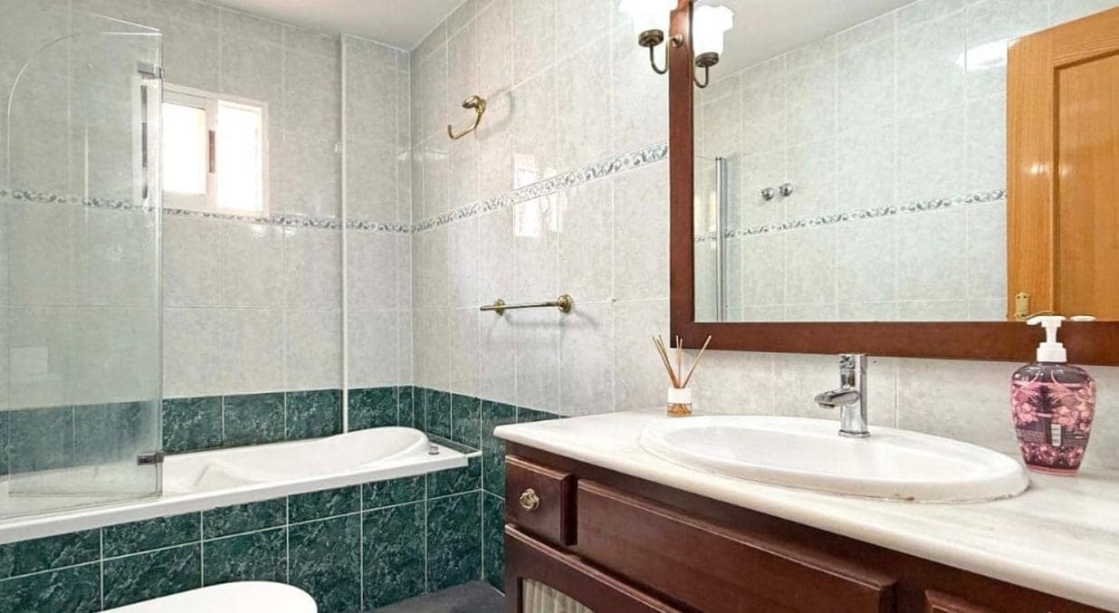 3 sovrum Radhus till salu i La Florida med pool - 184 900 € (Ref: 9449049)