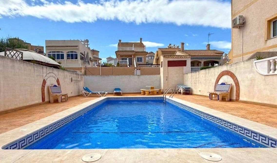 3 sovrum Radhus till salu i La Florida med pool - 184 900 € (Ref: 9449049)