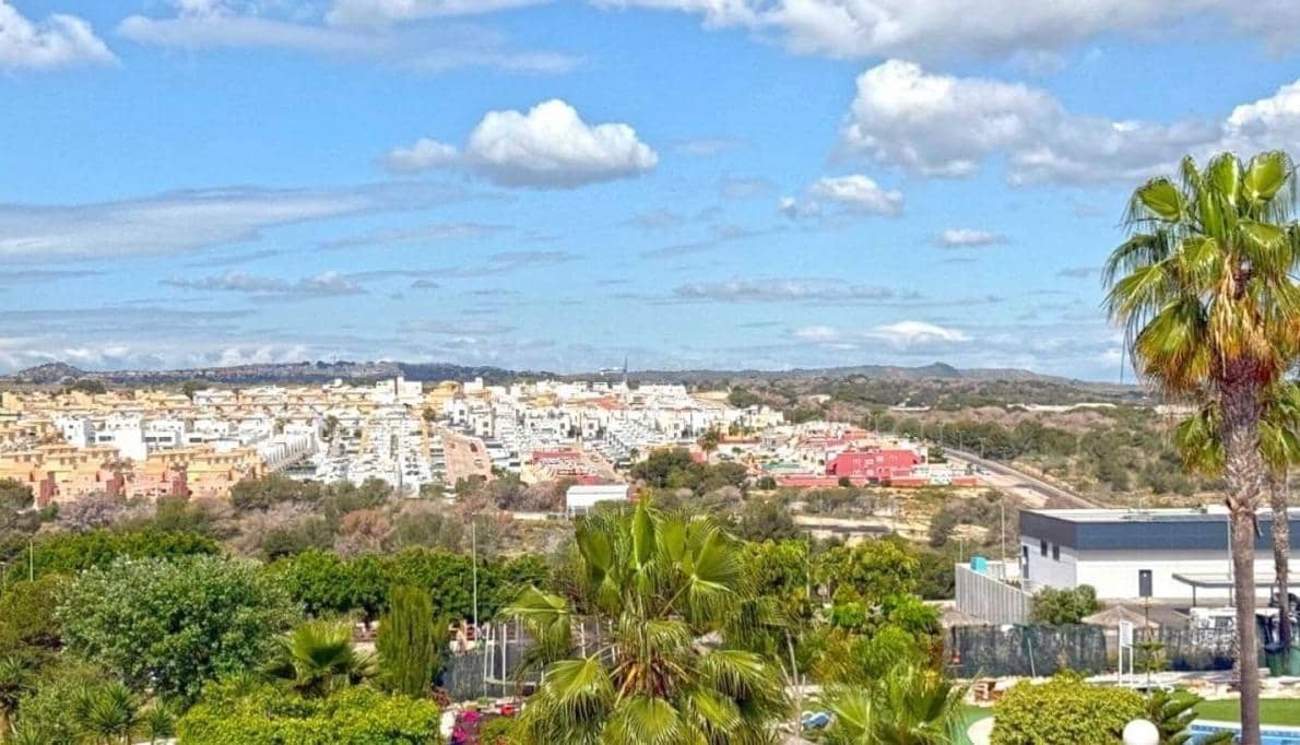 3 sovrum Radhus till salu i La Florida med pool - 184 900 € (Ref: 9449049)