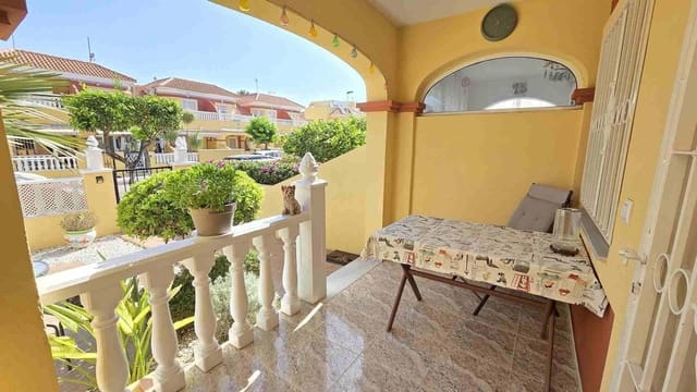 2 slaapkamer Rijtjeshuis te koop in El Limonar, Torrevieja met zwembad - € 152.900 (Ref: 9449051)