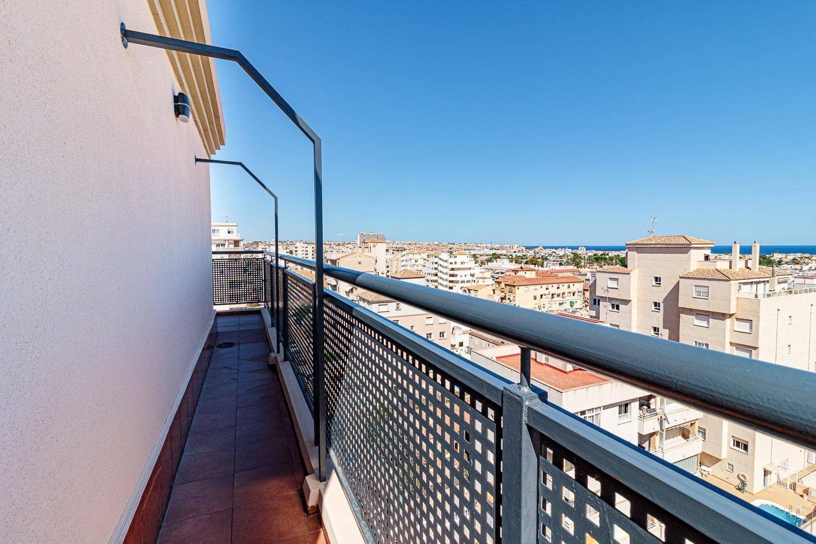 1 soveværelse Penthouse til salg i Torrevieja med garage - € 169.700 (Ref: 9449052)