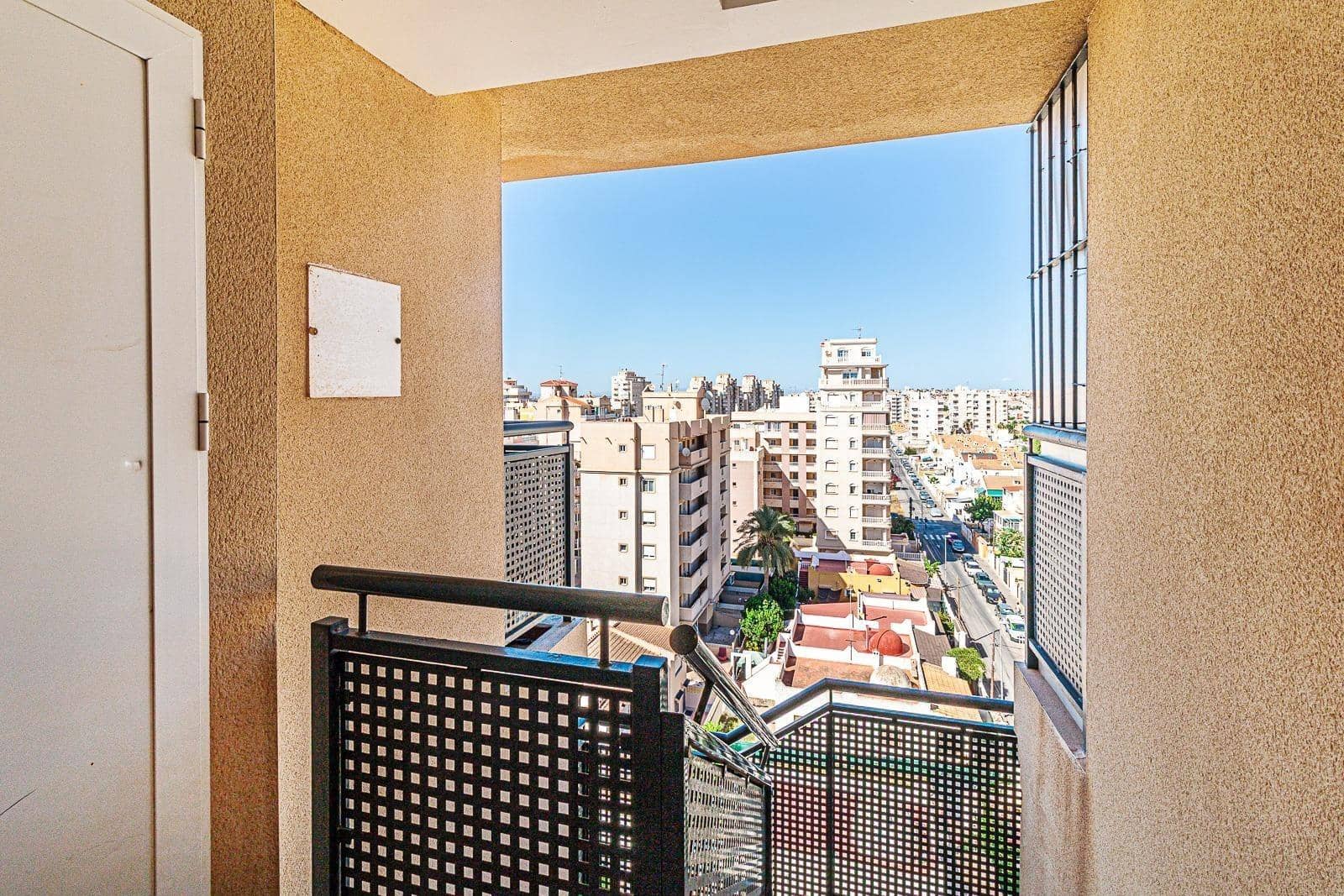 1 soveværelse Penthouse til salg i Torrevieja med garage - € 169.700 (Ref: 9449052)
