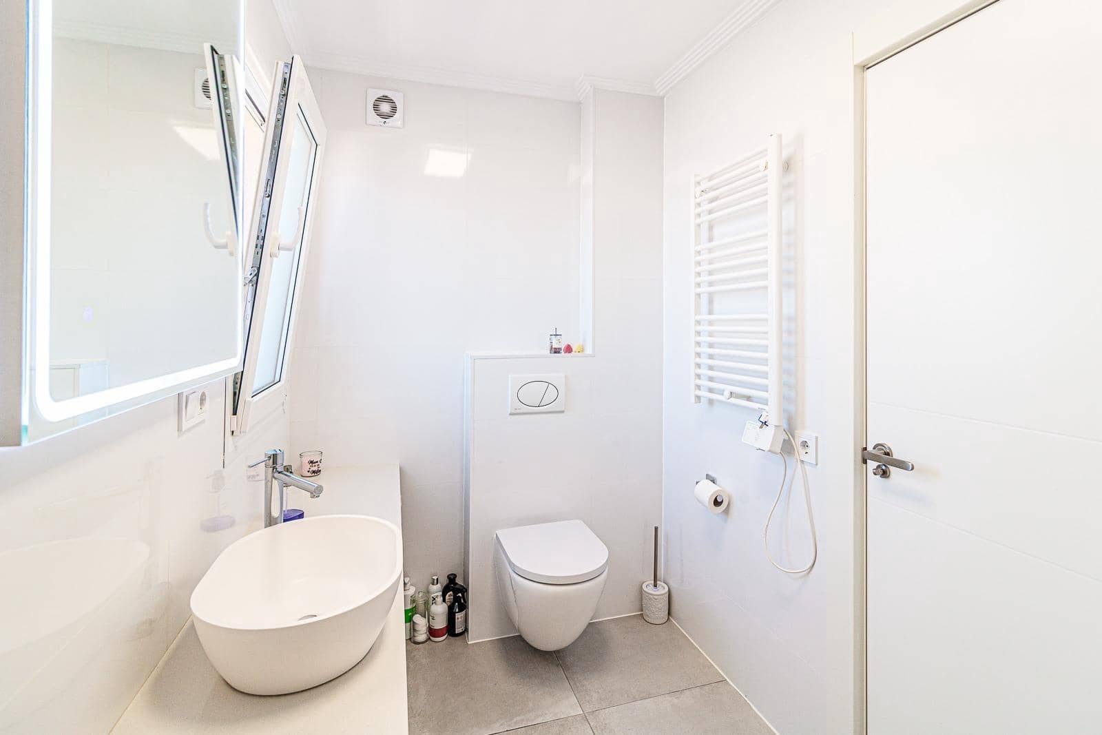 Ático de 1 habitación en Torrevieja en venta con garaje - 150.000 € (Ref: 9449052)