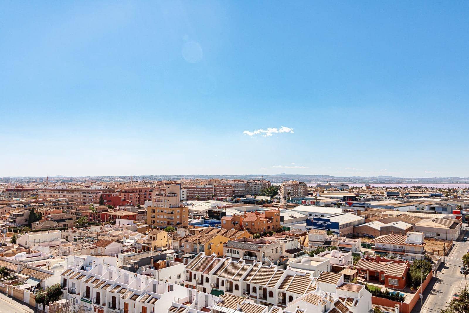 Ático de 1 habitación en Torrevieja en venta con garaje - 150.000 € (Ref: 9449052)