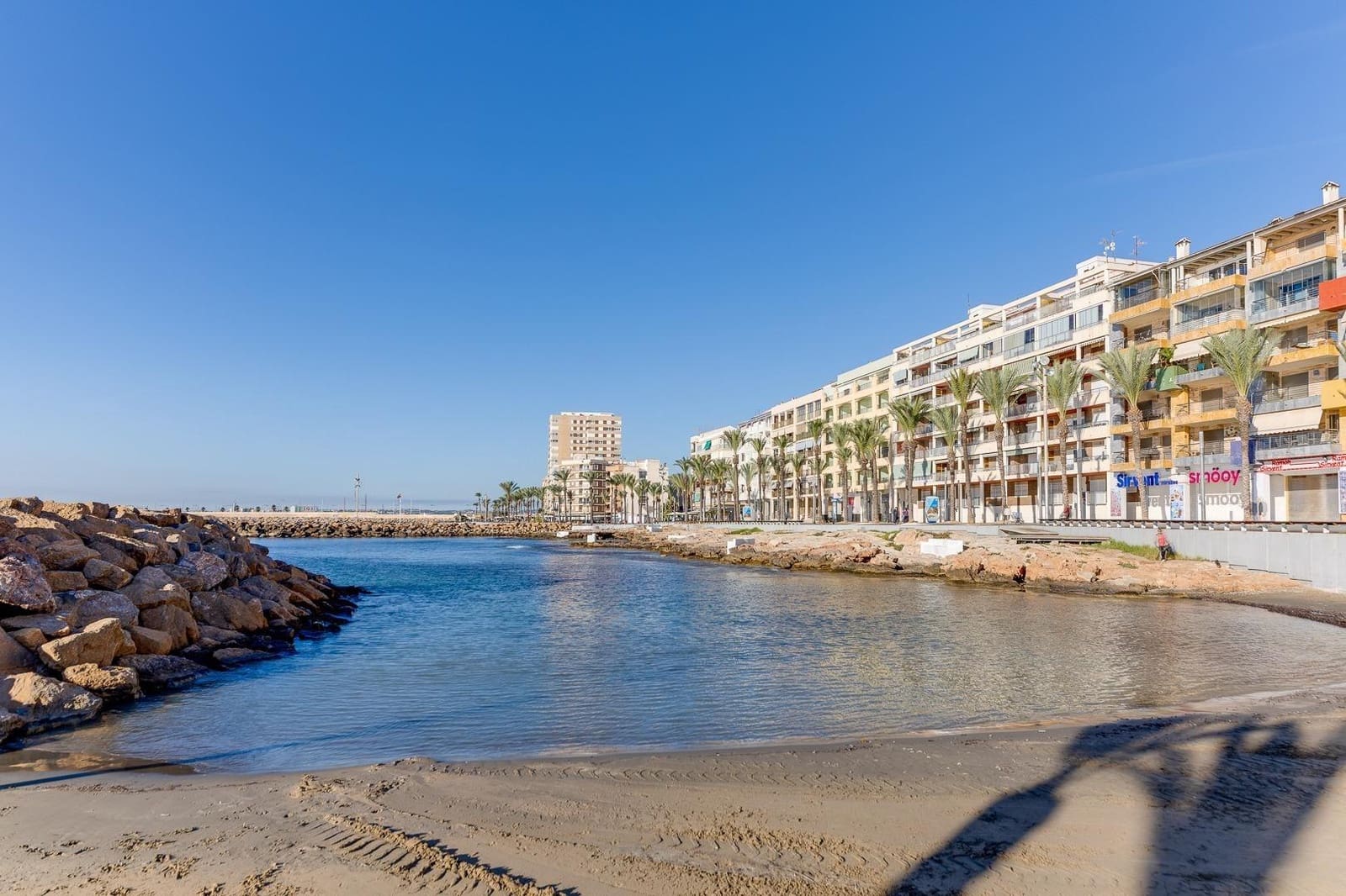 Ático de 1 habitación en Torrevieja en venta con garaje - 150.000 € (Ref: 9449052)