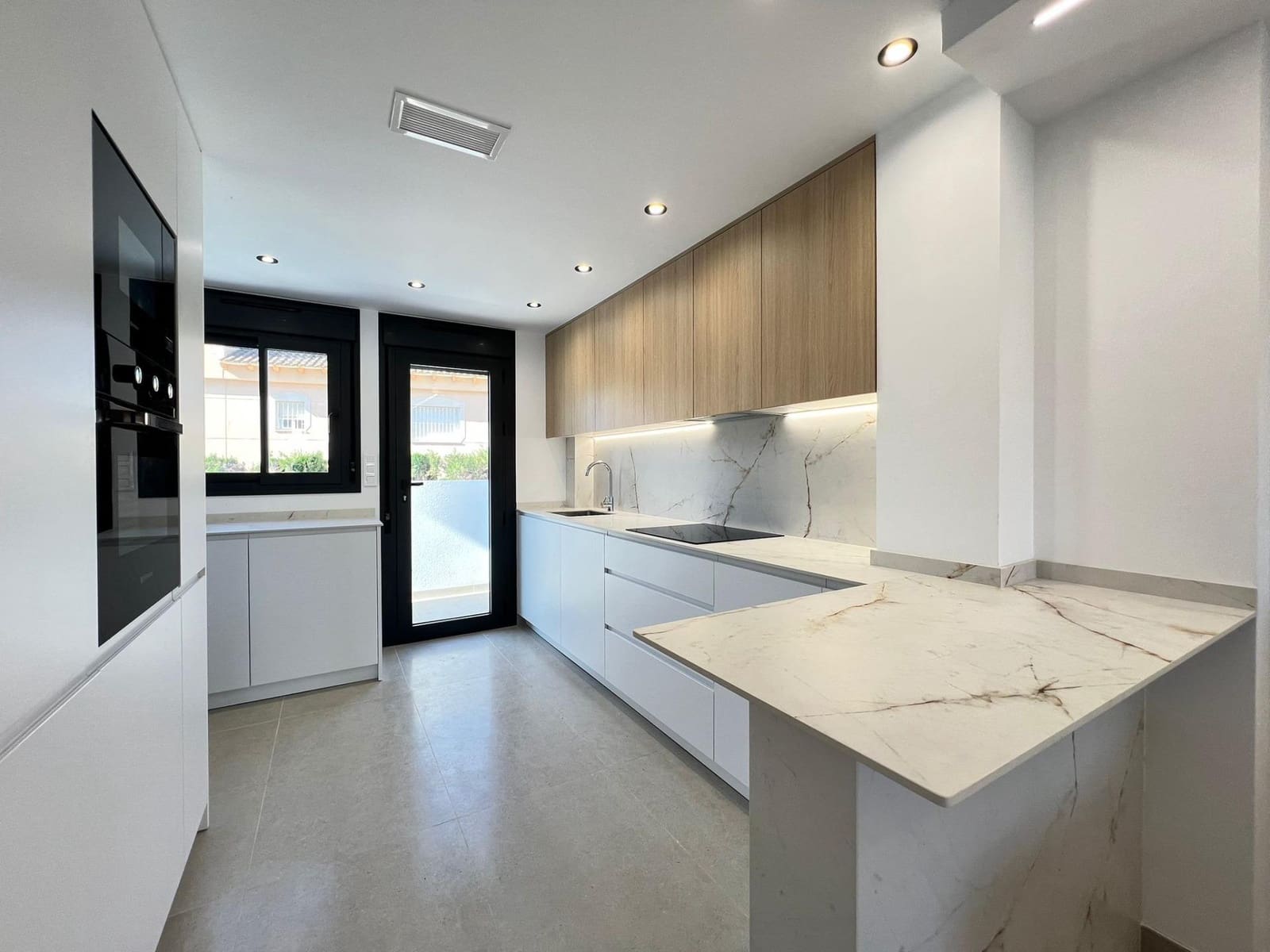 3 soverom Villa til salgs i Benferri med svømmebasseng garasje - € 306 000 (Ref: 9449053)