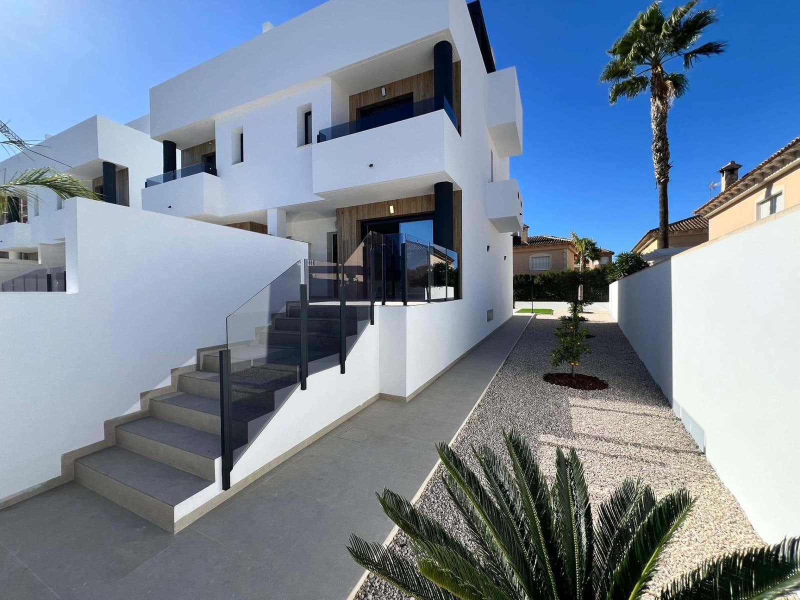 3 soverom Villa til salgs i Benferri med svømmebasseng garasje - € 306 000 (Ref: 9449053)