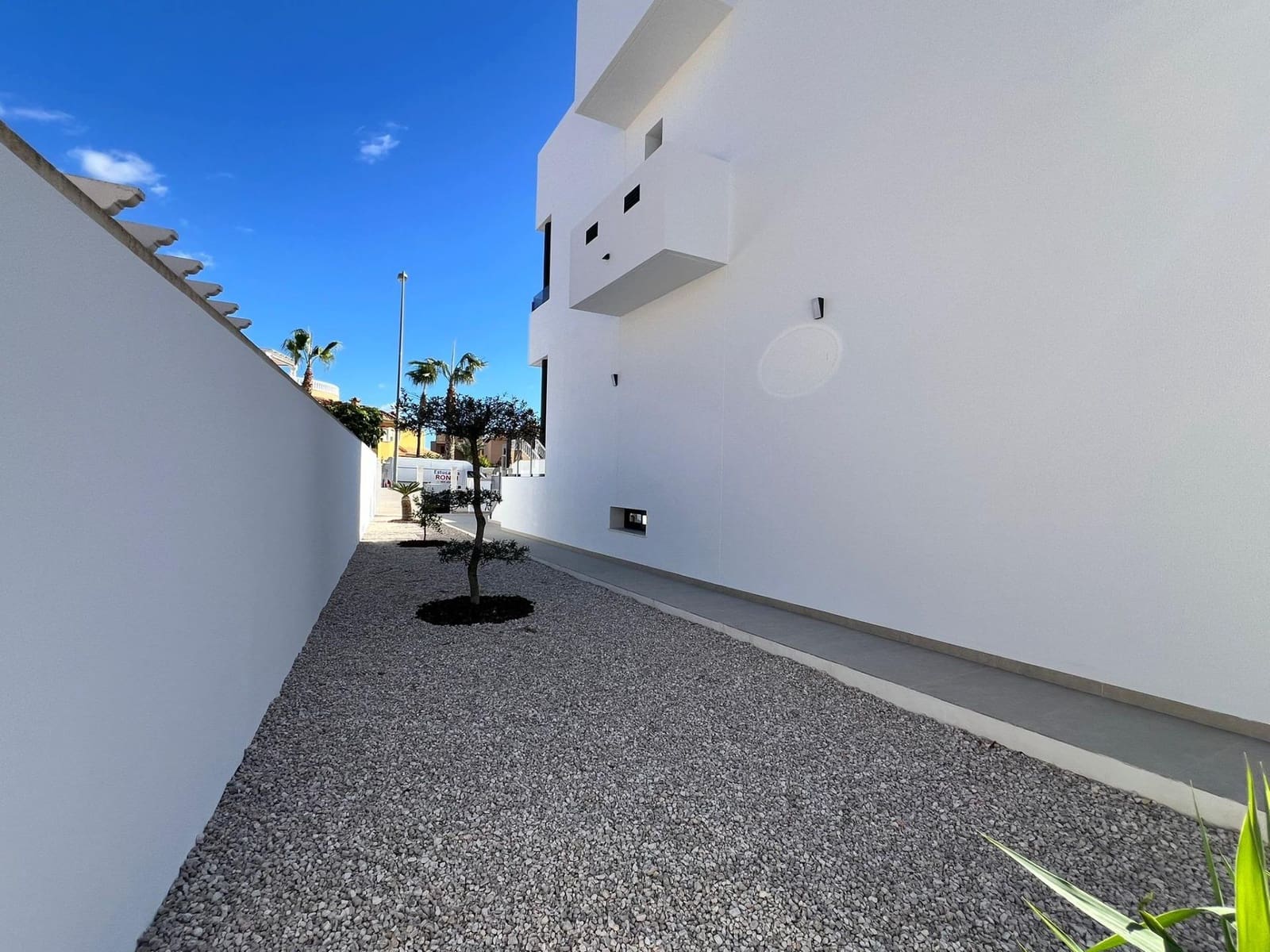 3 soverom Villa til salgs i Benferri med svømmebasseng garasje - € 306 000 (Ref: 9449053)