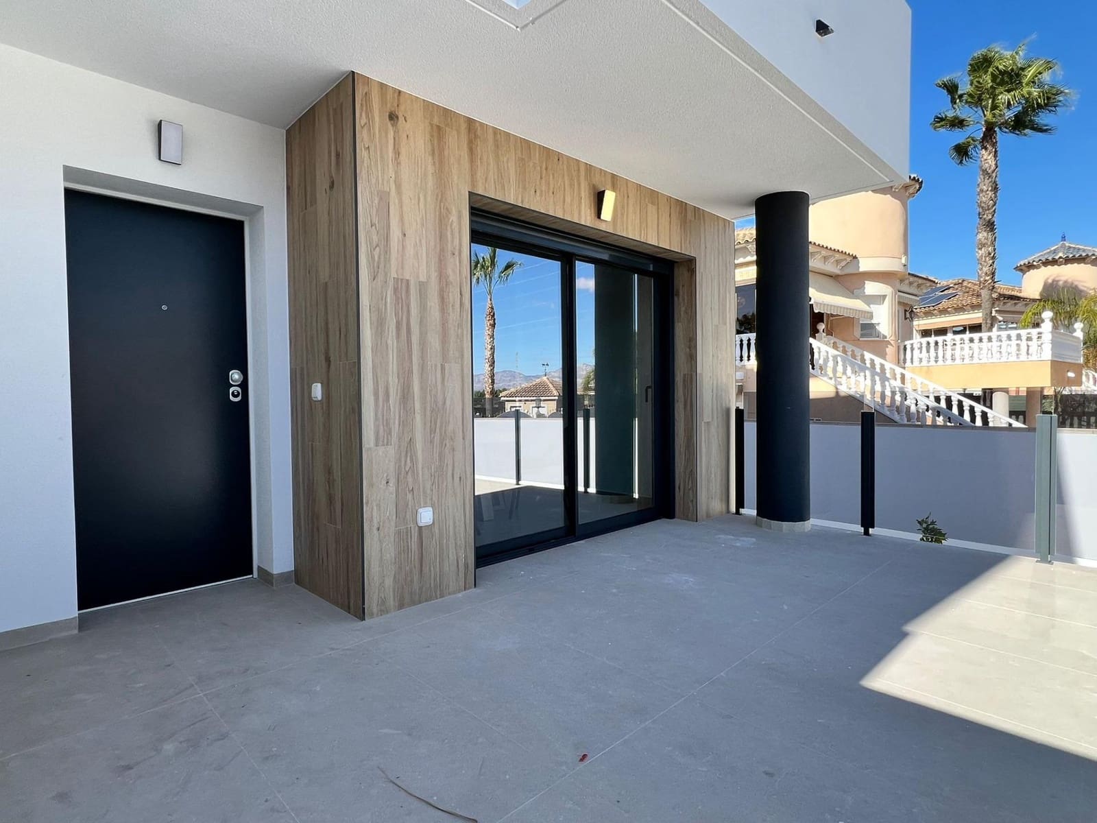 3 soverom Villa til salgs i Benferri med svømmebasseng garasje - € 306 000 (Ref: 9449053)