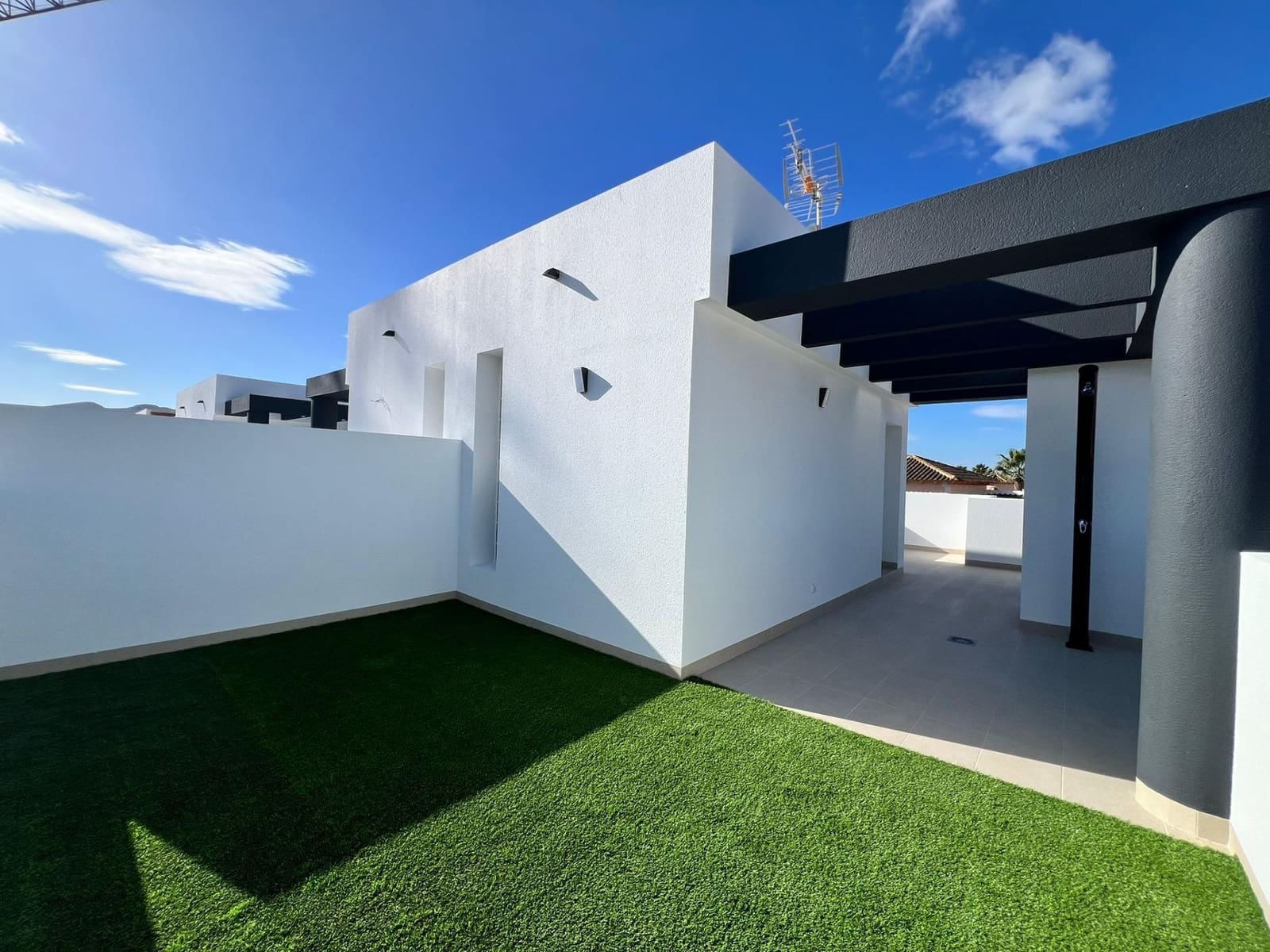 3 slaapkamer Villa te koop in Benferri met zwembad garage - € 318.000 (Ref: 9449053)