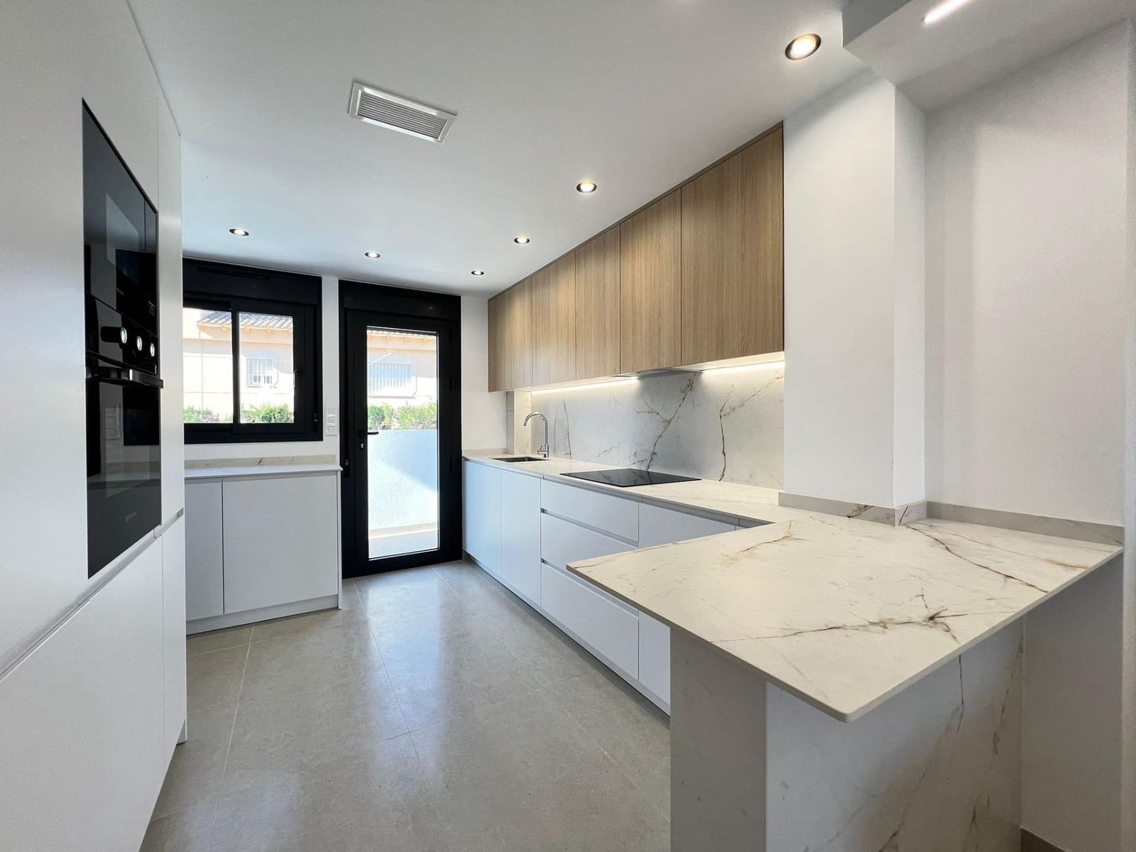 3 soverom Villa til salgs i Benferri med svømmebasseng garasje - € 318 000 (Ref: 9449053)