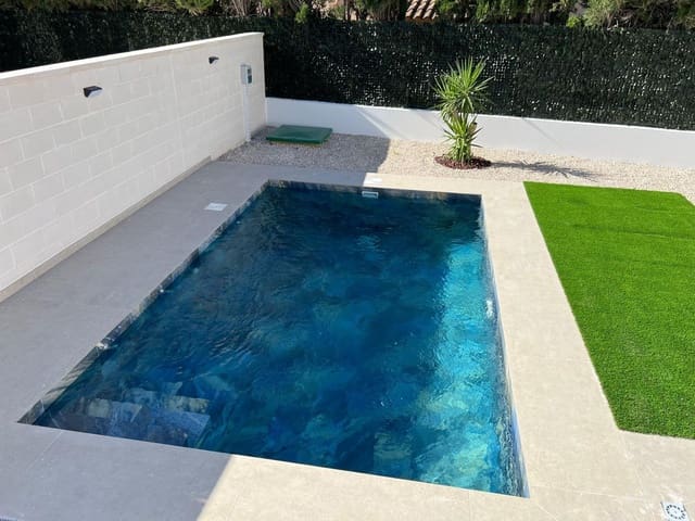 3 soveværelse Villa til salg i Benferri med swimmingpool garage - € 318.000 (Ref: 9449053)