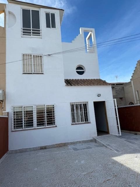 3 sypialnia Bungalow na sprzedaż w Torrevieja - 142 500 € (Ref: 9450452)