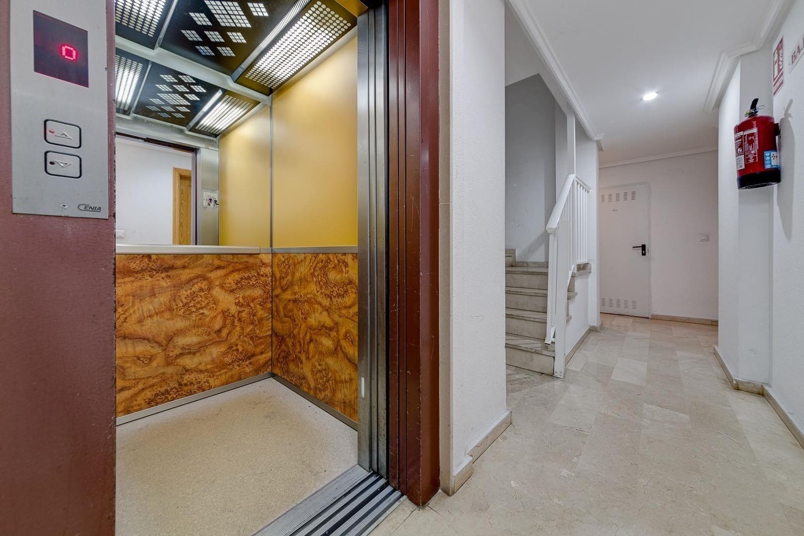 2 bedroom Penthouse for sale in Torrevieja with pool garage - € 166,300 (Ref: 9465686)