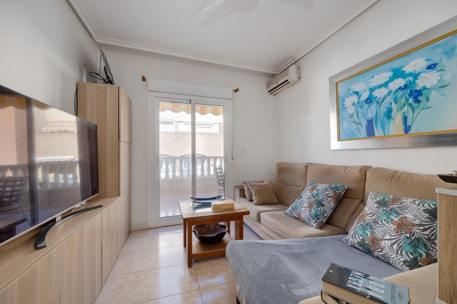 2 bedroom Penthouse for sale in Torrevieja with pool garage - € 166,300 (Ref: 9465686)