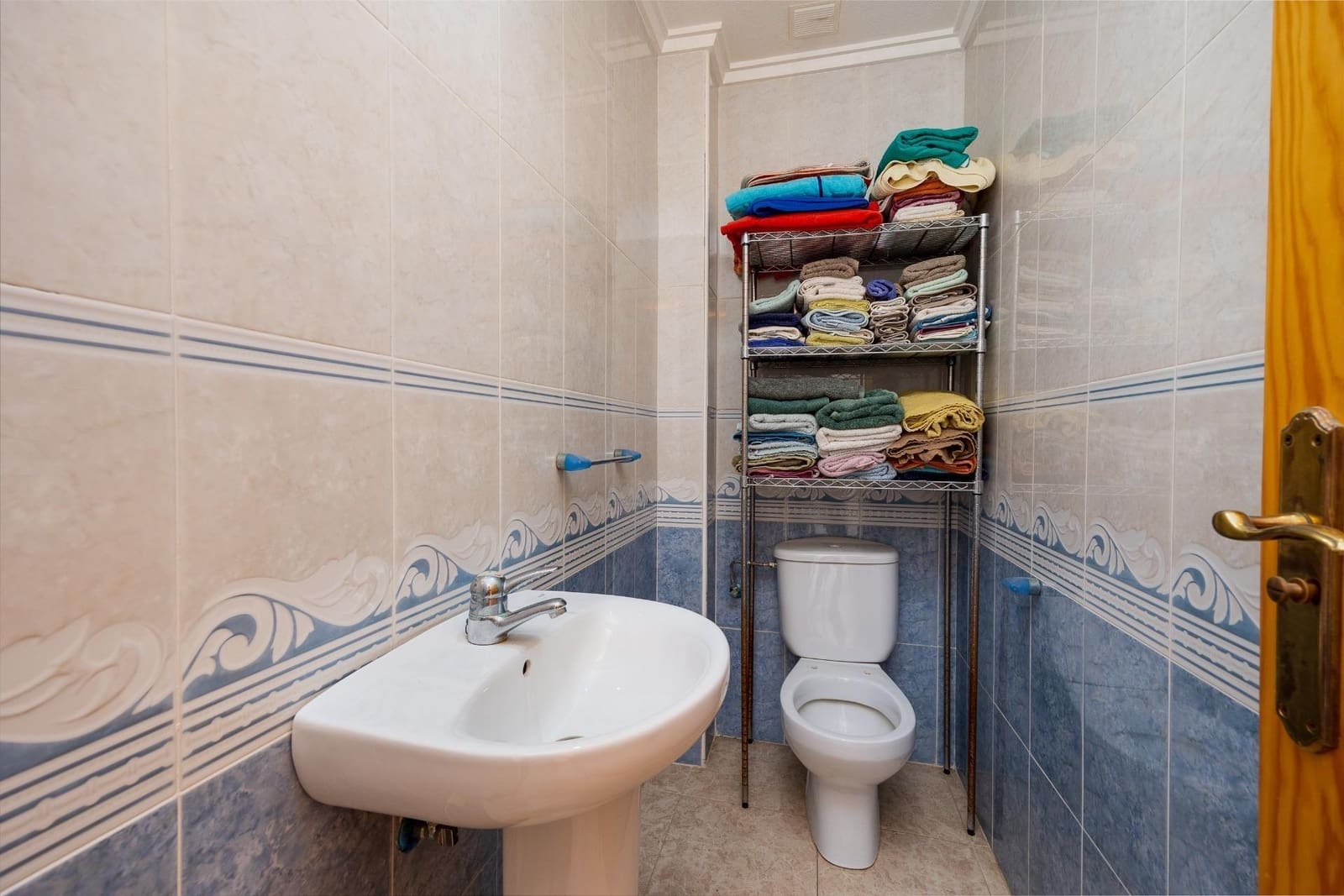 2 bedroom Penthouse for sale in Torrevieja with pool garage - € 166,300 (Ref: 9465686)