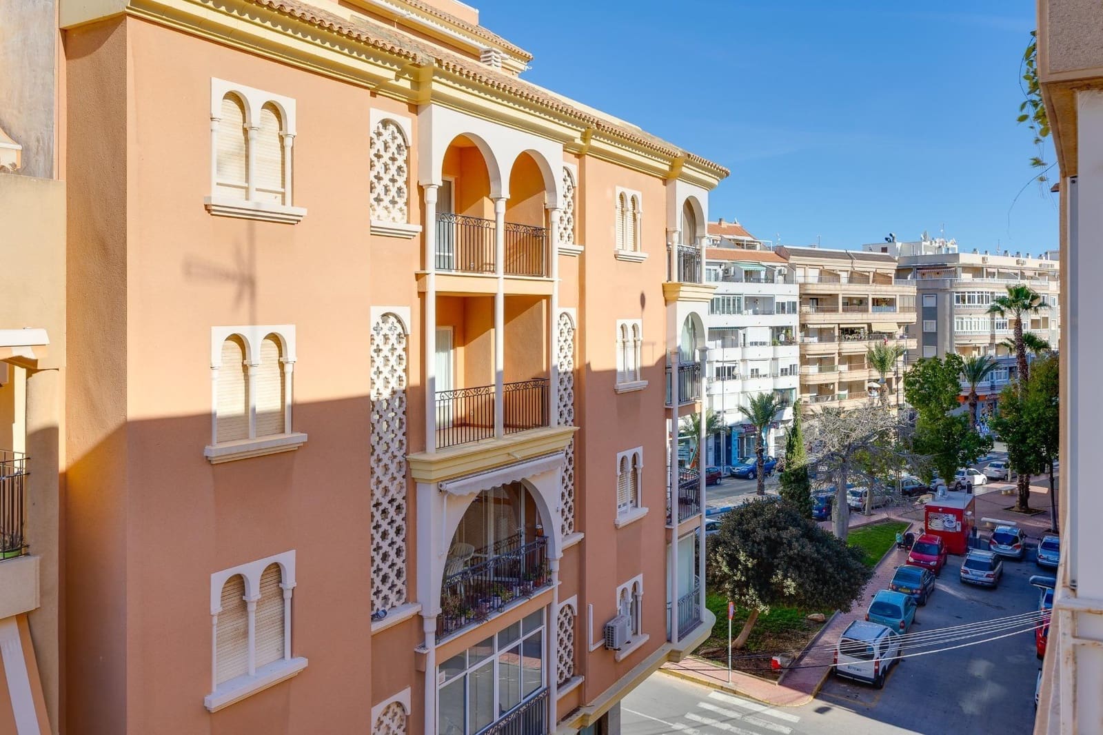 2 bedroom Penthouse for sale in Torrevieja with pool garage - € 166,300 (Ref: 9465686)