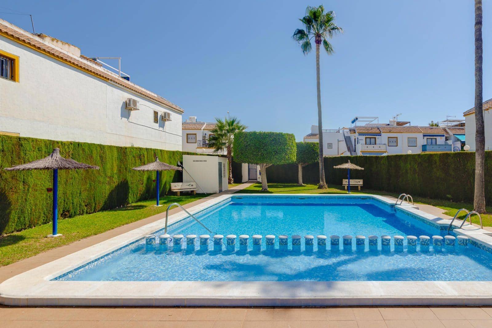 3 sovrum Bungalow till salu i Torrevieja med pool - 144 990 € (Ref: 9468577)