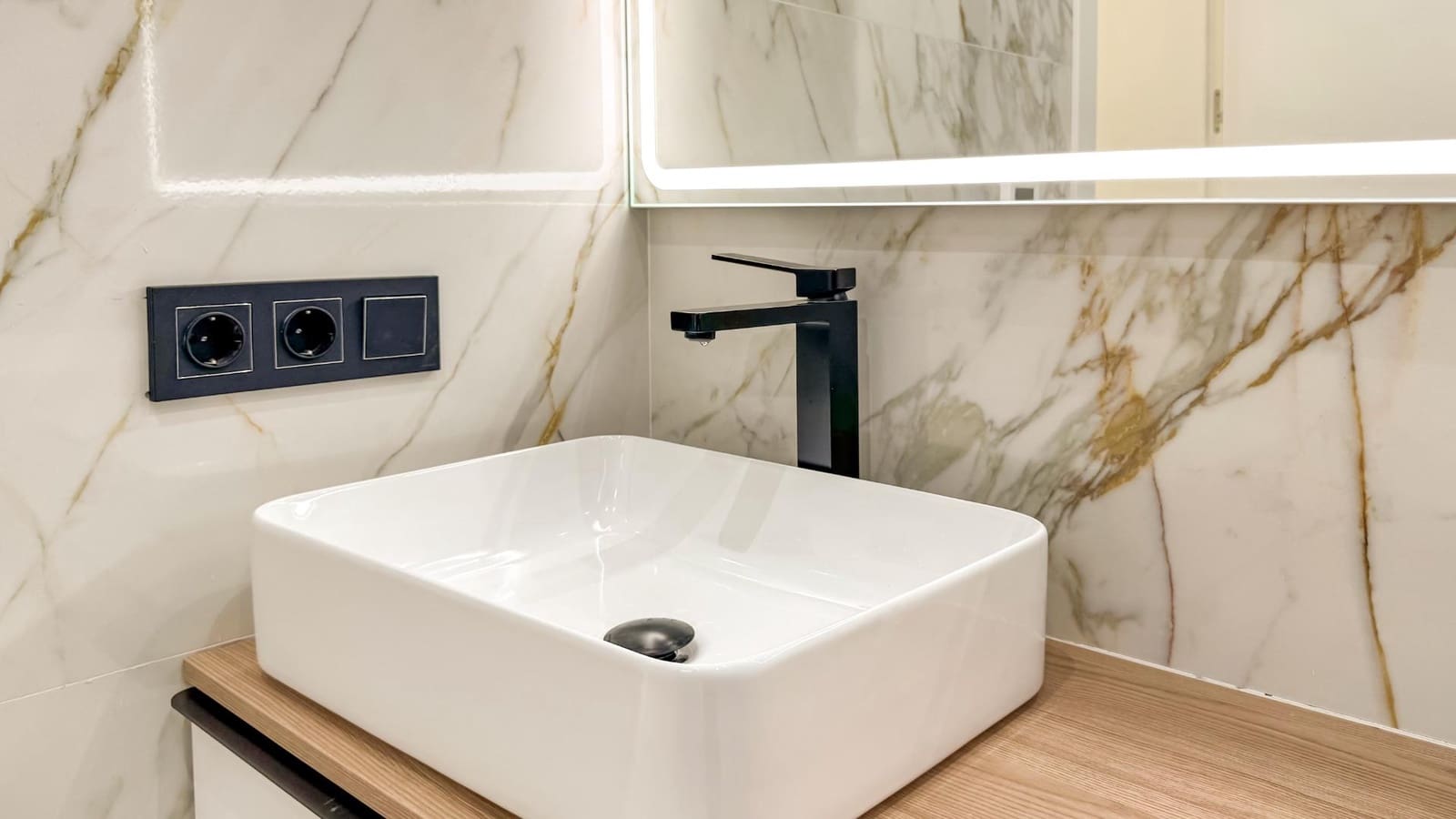 4 bedroom Villa for sale in Los Altos with garage - € 995,000 (Ref: 9496395)