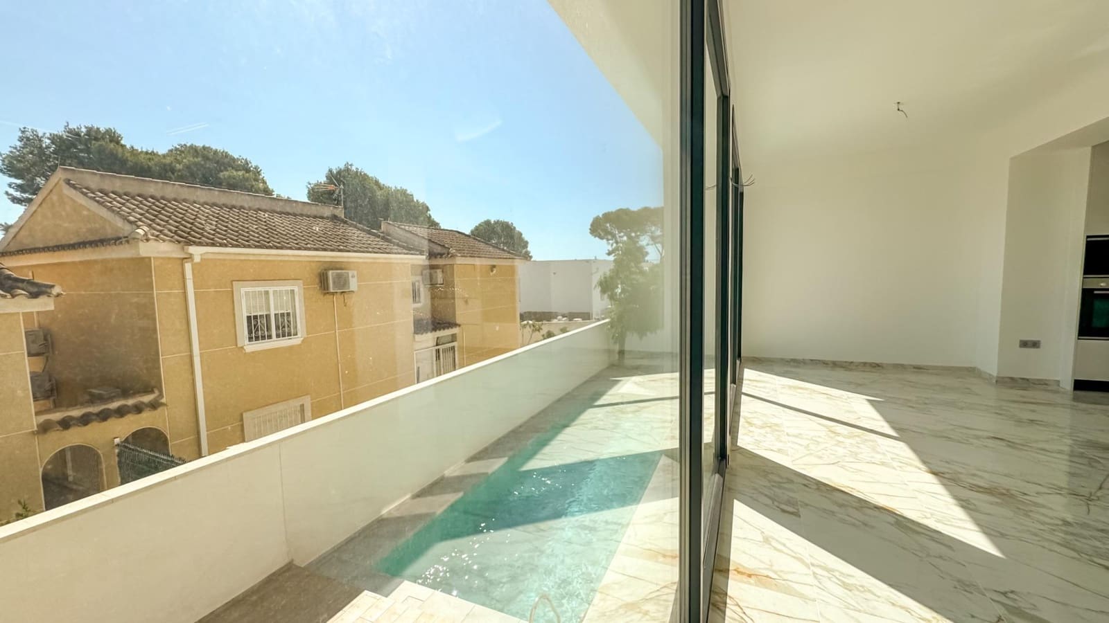 4 bedroom Villa for sale in Los Altos with garage - € 995,000 (Ref: 9496395)