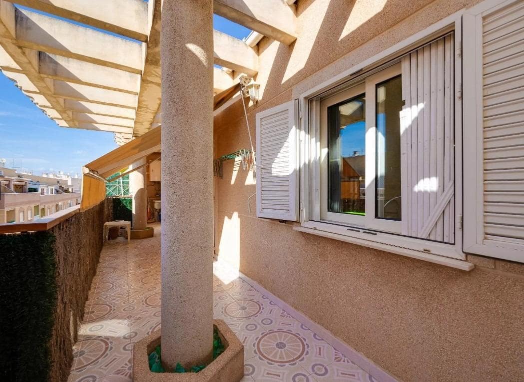 2 bedroom Penthouse for sale in Torrevieja - € 169,500 (Ref: 9497555)