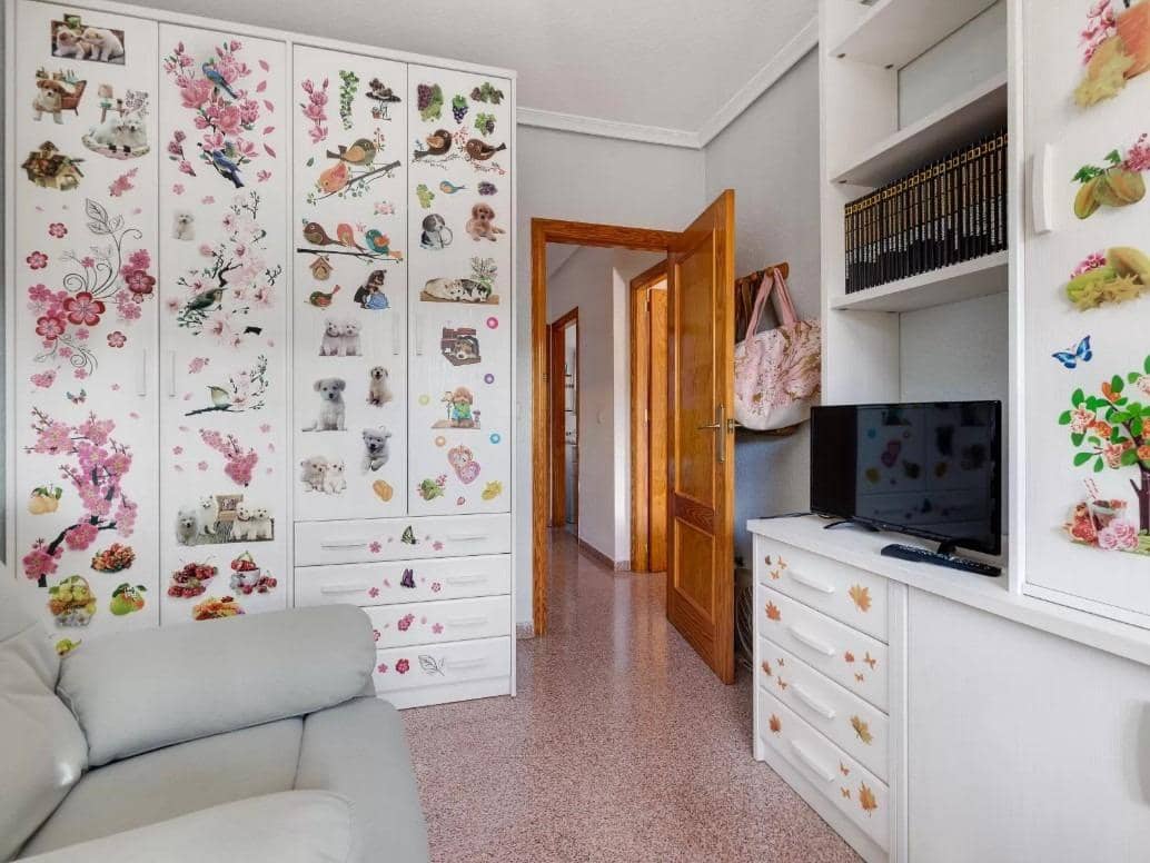 2 bedroom Penthouse for sale in Torrevieja - € 169,500 (Ref: 9497555)