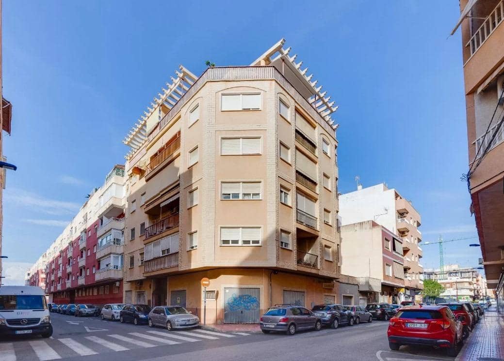 2 bedroom Penthouse for sale in Torrevieja - € 169,500 (Ref: 9497555)