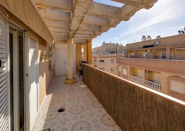 Ático de 2 habitaciones en Parque de las Naciones, Torrevieja en venta - 154.900 € (Ref: 9497555)