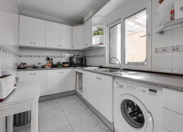 Ático de 2 habitaciones en Parque de las Naciones, Torrevieja en venta - 154.900 € (Ref: 9497555)