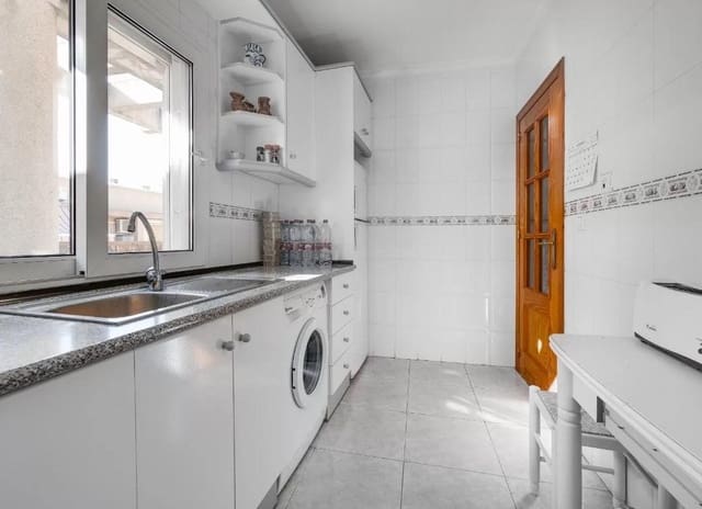 Ático de 2 habitaciones en Parque de las Naciones, Torrevieja en venta - 154.900 € (Ref: 9497555)