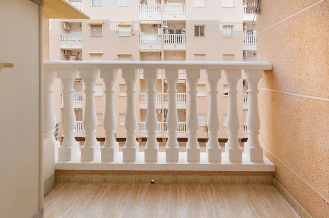 3 bedroom Apartment for sale in Centro, Torrevieja with pool garage - € 159,990 (Ref: 9502613)