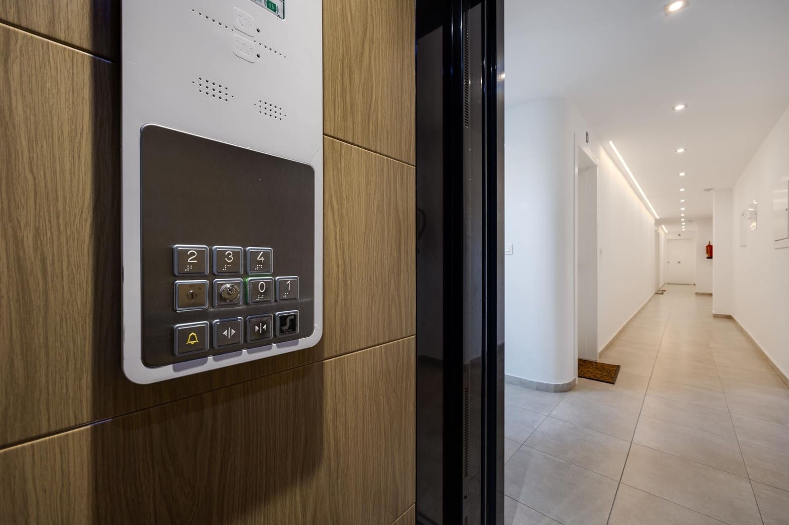 3 bedroom Apartment for sale in Torrevieja with garage - € 315,000 (Ref: 9511264)