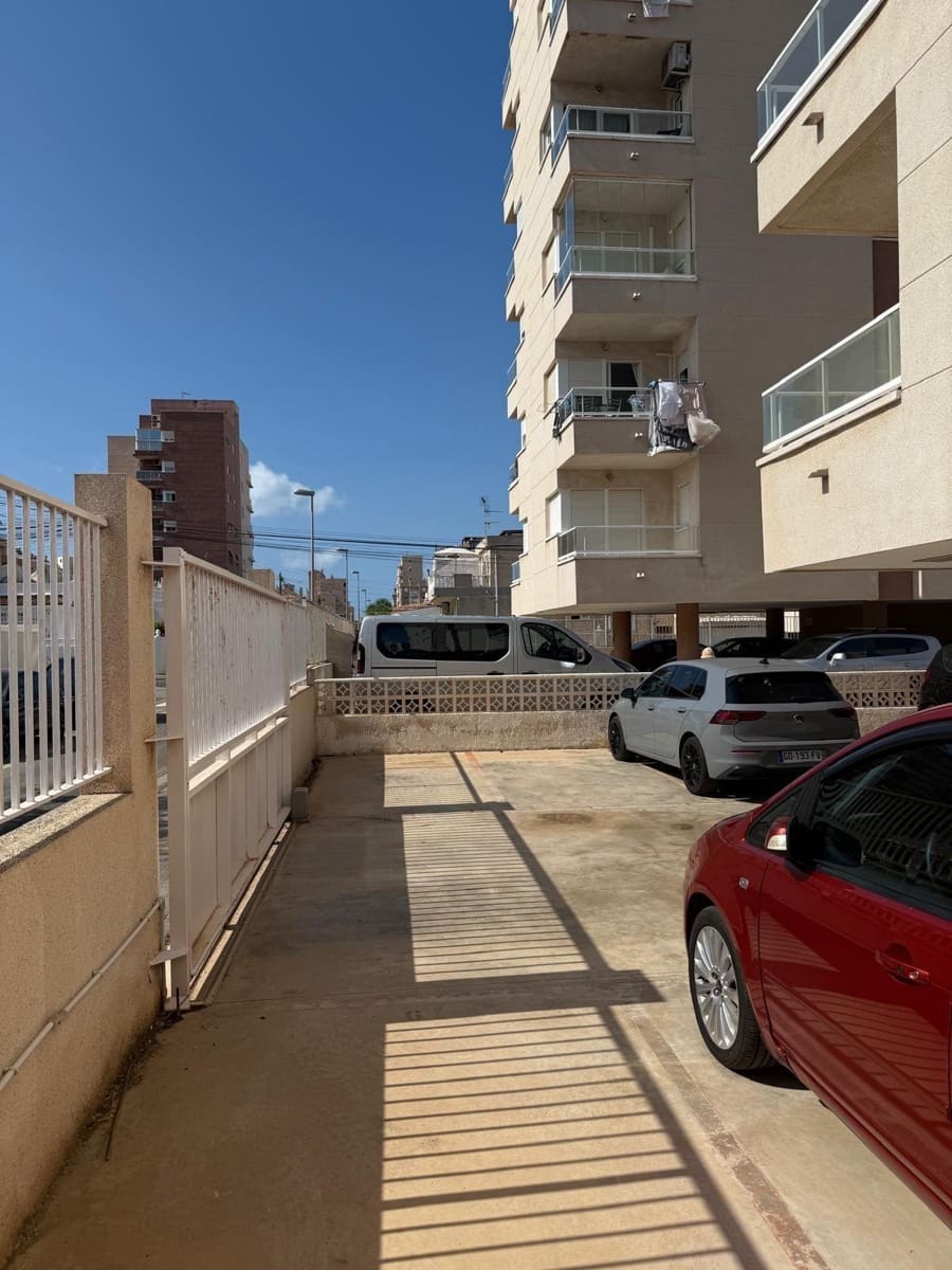 2 quarto Apartamento para venda em Torrevieja com piscina - 135 000 € (Ref: 9511265)