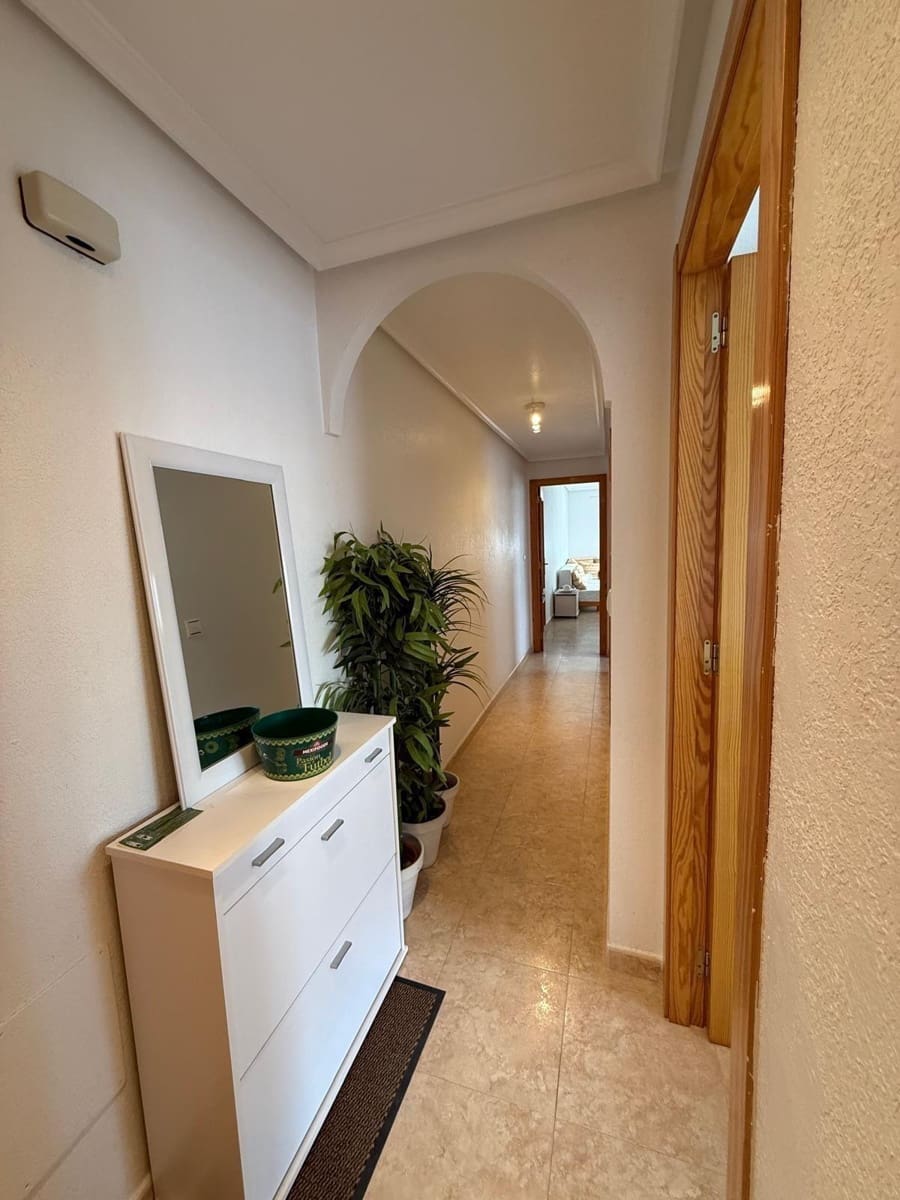 2 quarto Apartamento para venda em Torrevieja com piscina - 135 000 € (Ref: 9511265)