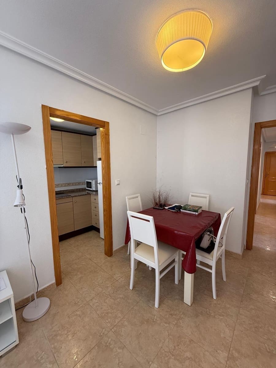 2 quarto Apartamento para venda em Torrevieja com piscina - 135 000 € (Ref: 9511265)
